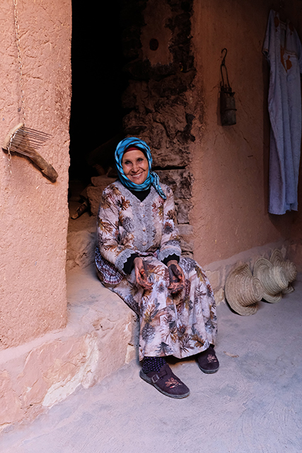 Amazigh woman in Ait-Ben-Haddou